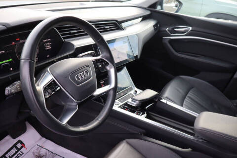 2021 Audi e-tron quattro Premium