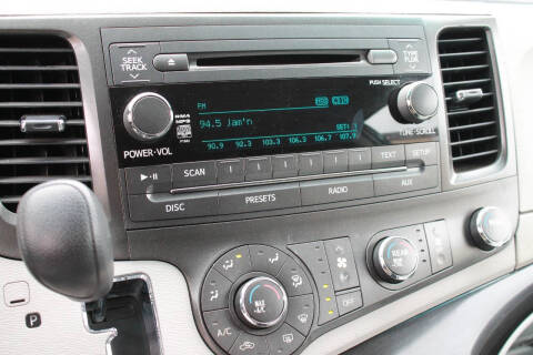 2011 Toyota Sienna LE 8-Passenger