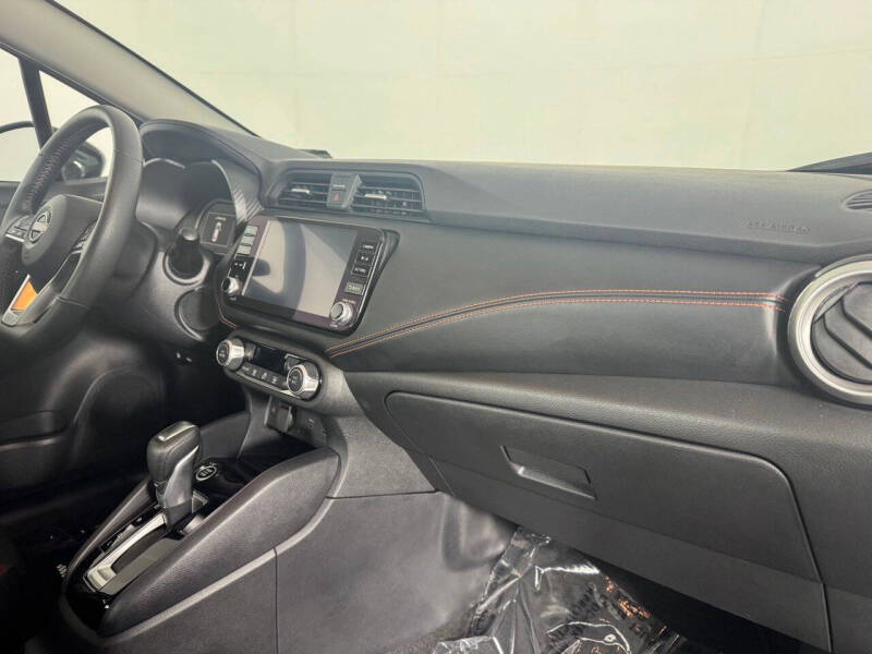 2025 Nissan Versa SR