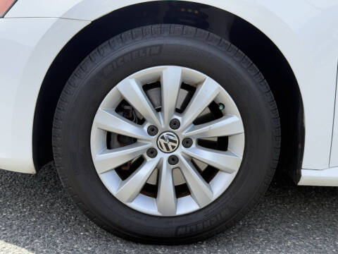 2012 Volkswagen Passat S PZEV