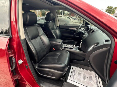 2017 Nissan Pathfinder SL
