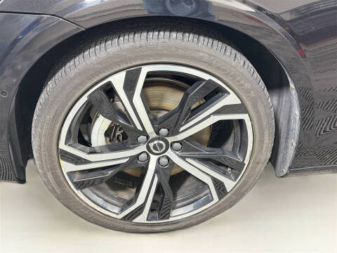 2024 Volvo S60 B5 Plus Dark Theme