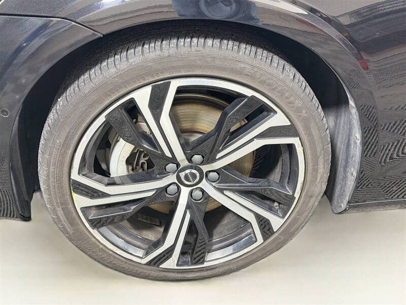 2024 Volvo S60 B5 Plus Dark Theme