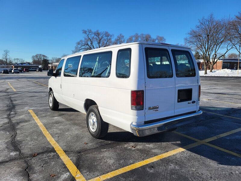 2011 Ford E-Series E-350 SD XL