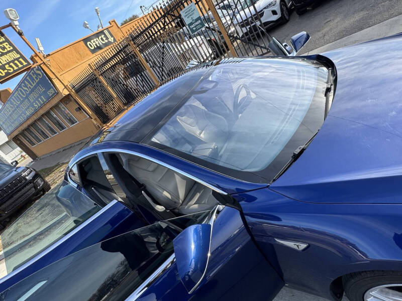 2016 Tesla Model S 70