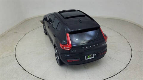 2024 Volvo XC40 B5 Plus Dark Theme
