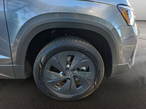 2025 Volkswagen Taos S