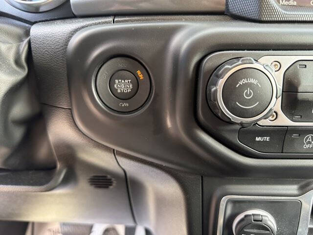 2023 Jeep Gladiator Overland