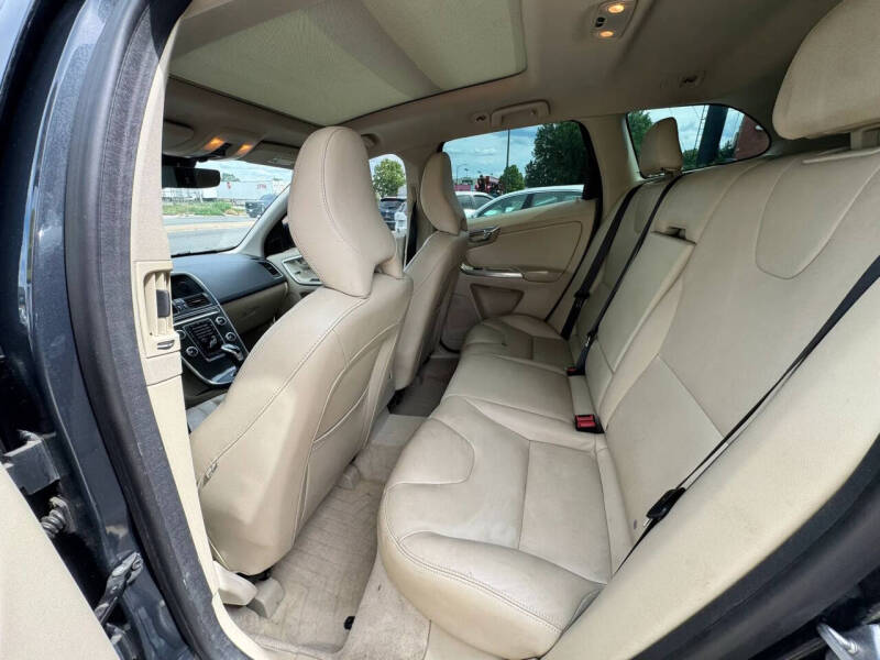 2016 Volvo XC60 T5 Drive-E Premier
