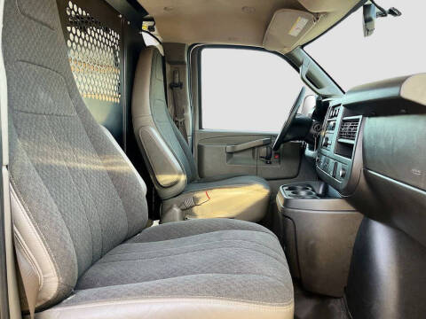 2023 Chevrolet Express 2500
