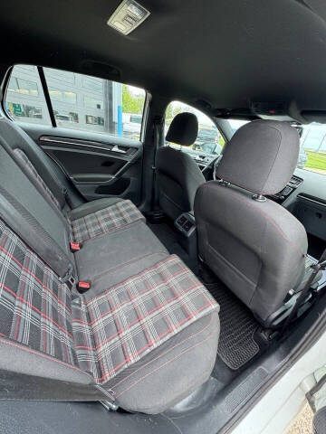 2017 Volkswagen Golf GTI S