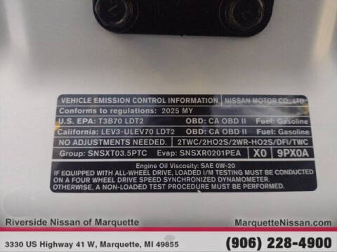 2025 Nissan Pathfinder SL