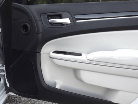 2023 Chrysler 300 Touring