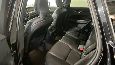 2024 Volvo XC60 B5 Plus Dark Theme