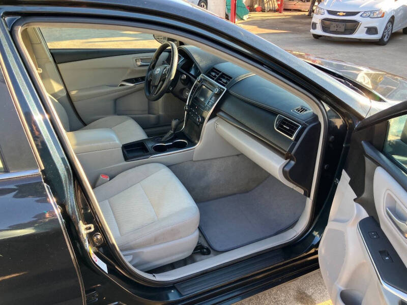 2016 Toyota Camry LE