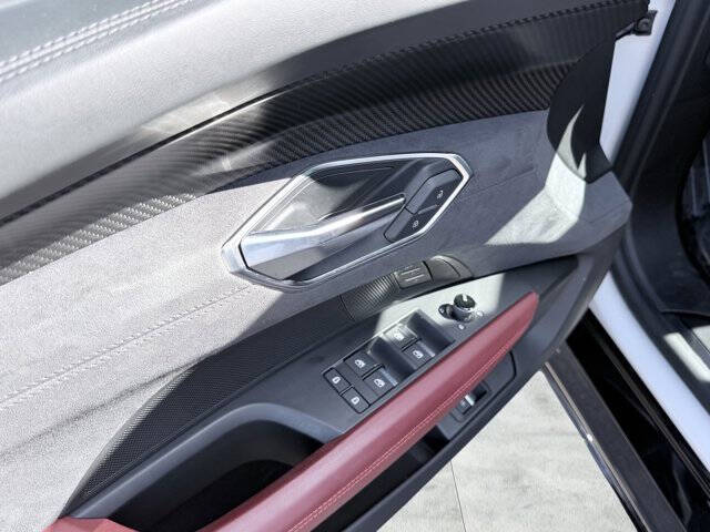 2024 Audi e-tron GT quattro Premium Plus