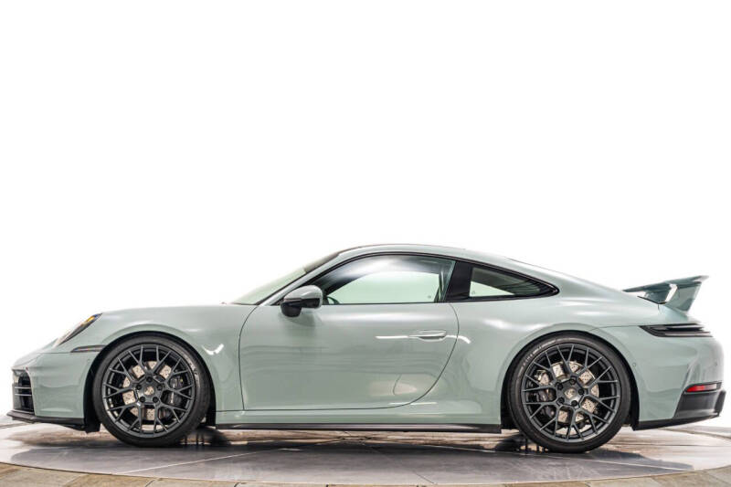 2025 Porsche 911 Carrera