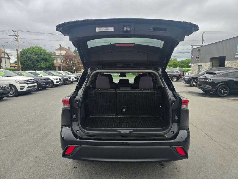 2021 Toyota Highlander LE