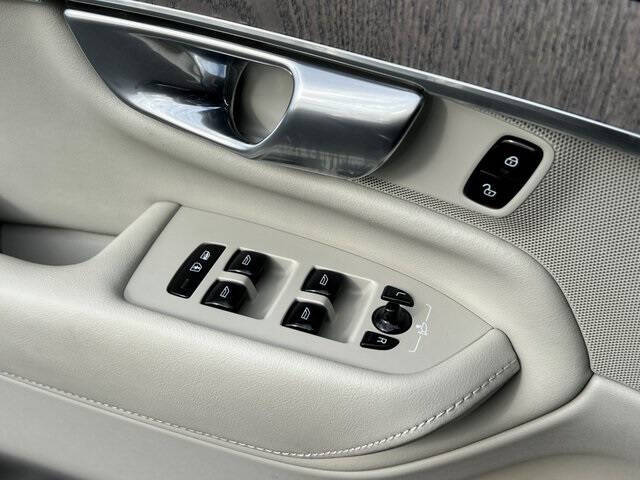 2023 Volvo XC90 B6 Plus Bright Theme 7P