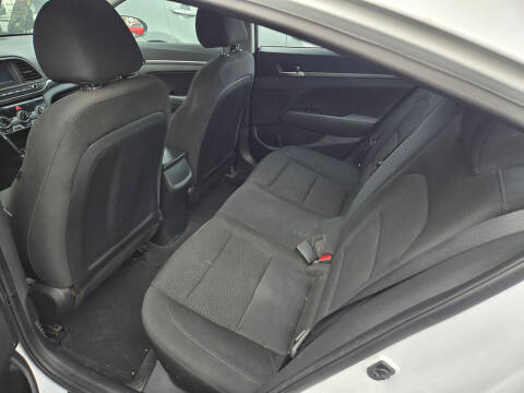 2019 Hyundai Elantra SE