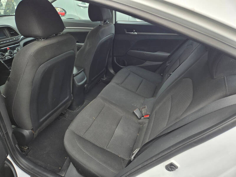 2019 Hyundai Elantra SE