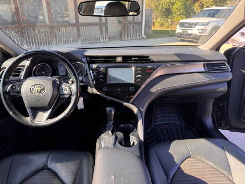 2019 Toyota Camry null photo 13