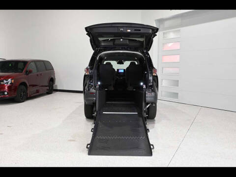 2026 Toyota Sienna LE 8-Passenger
