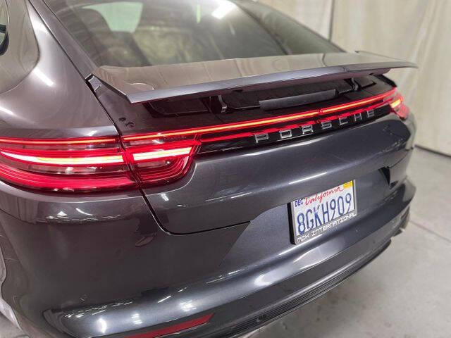 2018 Porsche Panamera 4
