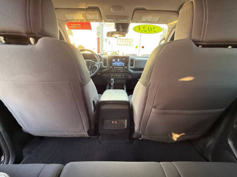 2023 Nissan Frontier SV