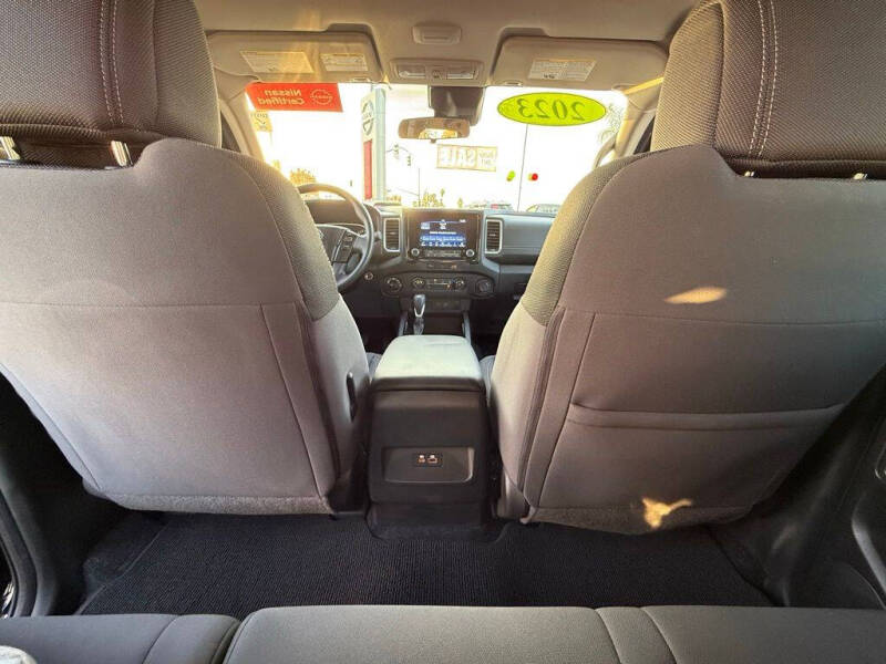 2023 Nissan Frontier SV