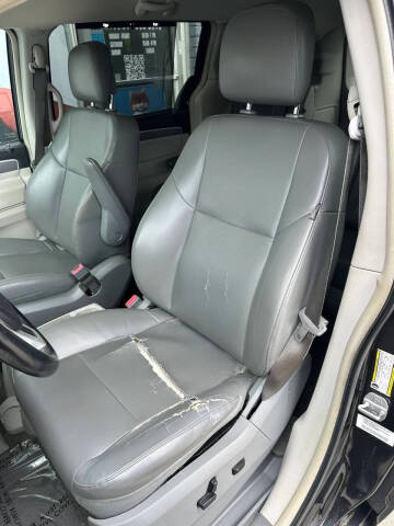 2011 Volkswagen Routan