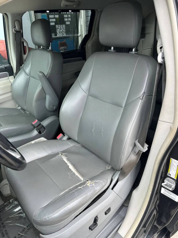 2011 Volkswagen Routan