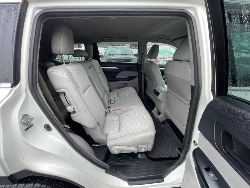 2014 Toyota Highlander LE