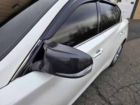 2015 Infiniti Q50 Premium