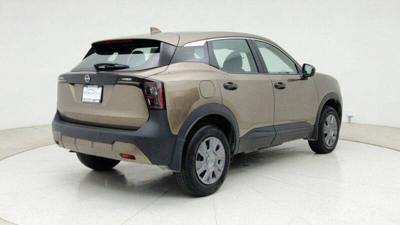 2025 Nissan Kicks S