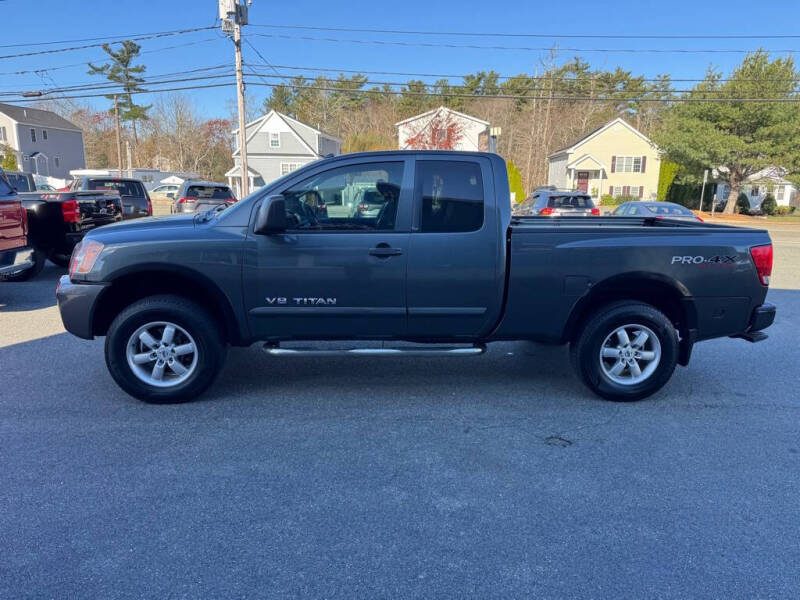 2012 Nissan Titan SV