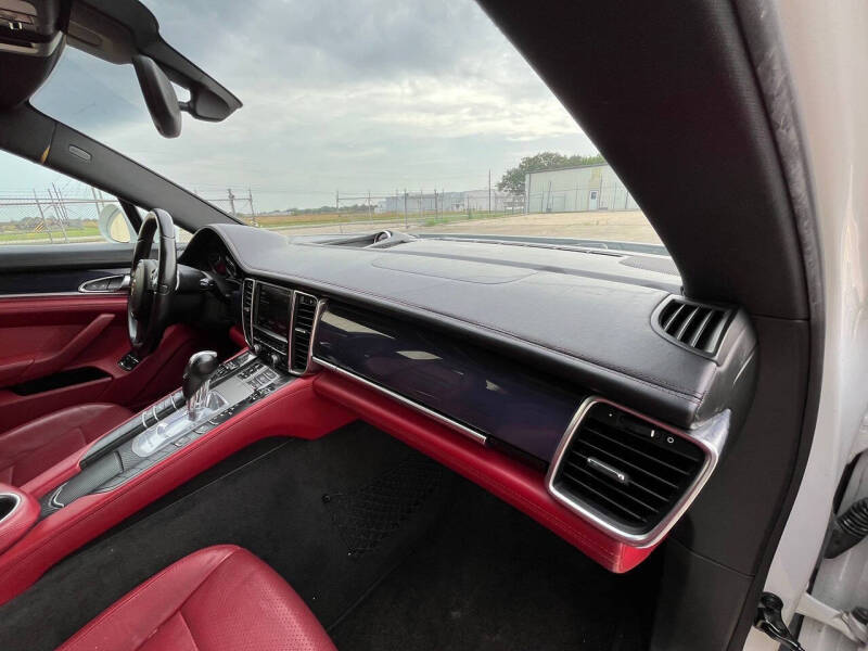 2014 Porsche Panamera 4