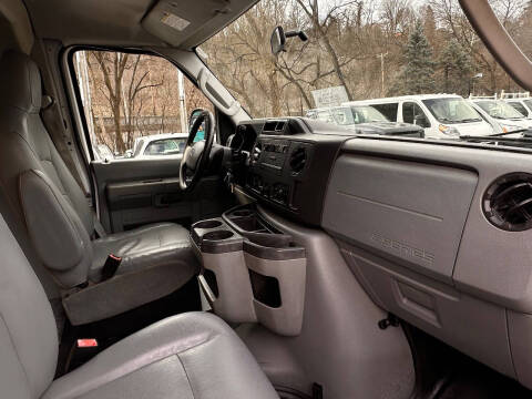 2011 Ford E-Series E-350 SD