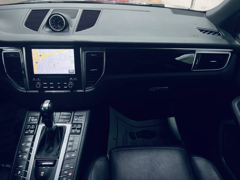 2017 Porsche Macan