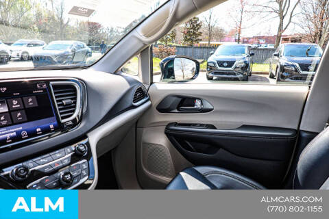 2024 Chrysler Pacifica Touring L