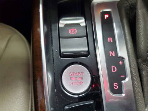 2012 Audi Q5 3.2 quattro Premium Plus