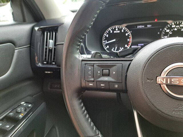 2022 Nissan Pathfinder SV