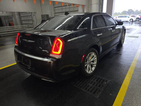 2016 Chrysler 300 C
