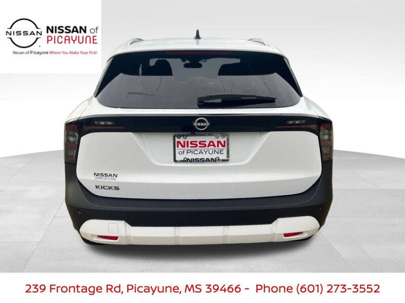 2026 Nissan Kicks SV