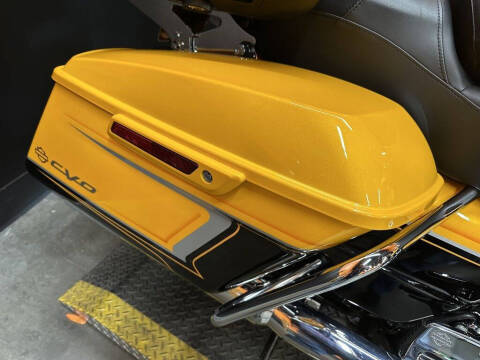 2022 Harley-Davidson® FLTRKSE - CVO™ Road Glid