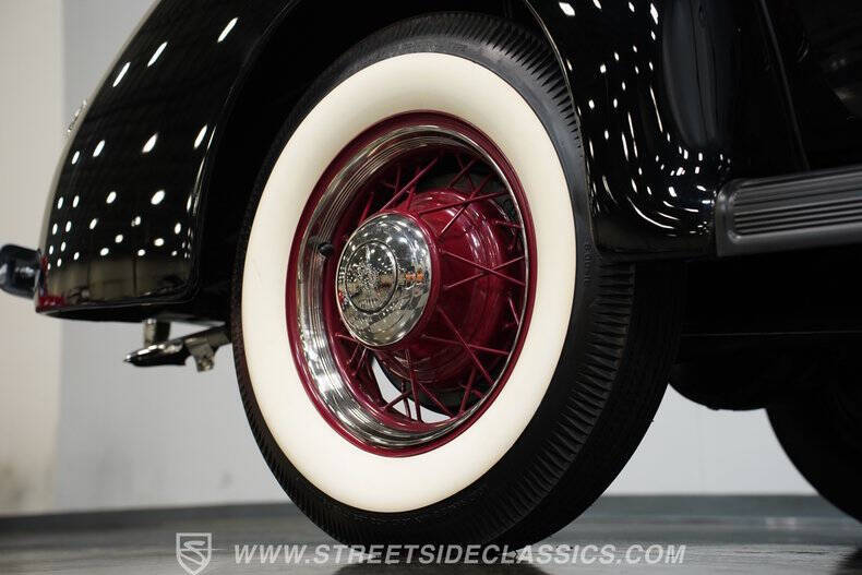 1940 Ford Deluxe