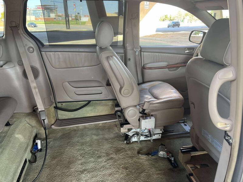2004 Toyota Sienna