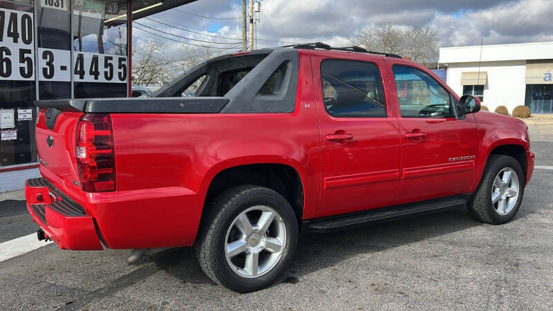 2011 Chevrolet Avalanche LT