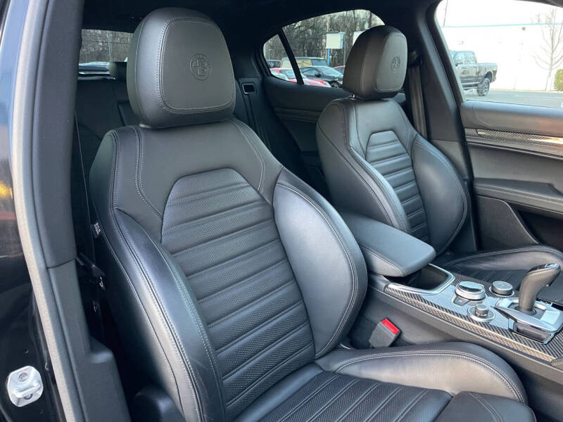 2022 Alfa Romeo Stelvio Quadrifoglio