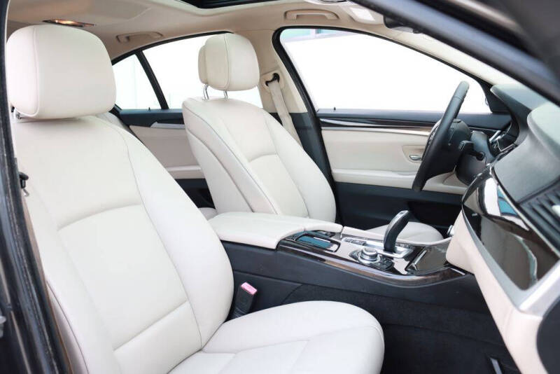 2012 BMW 5 Series 528i xDrive